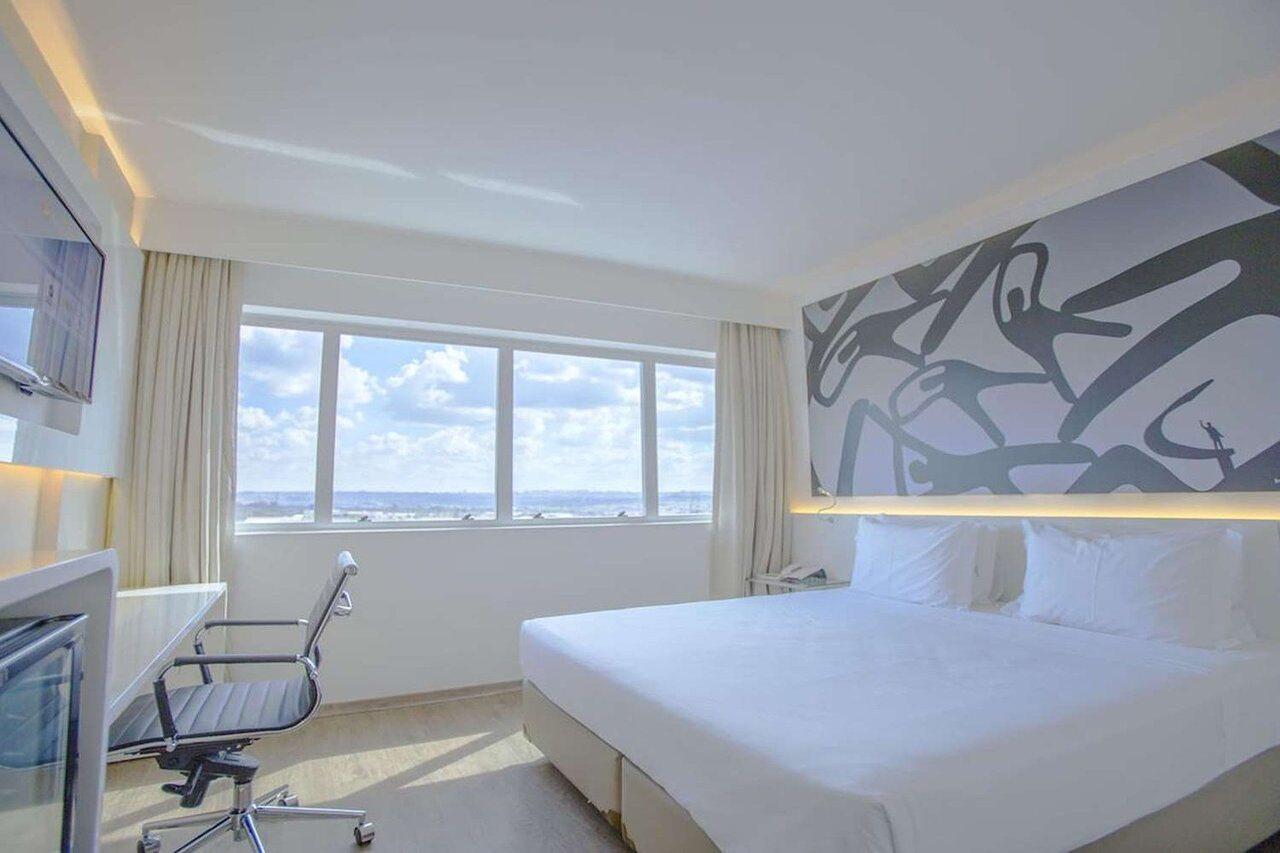 Отель Ibis Styles Brasilia Aeroporto Экстерьер фото