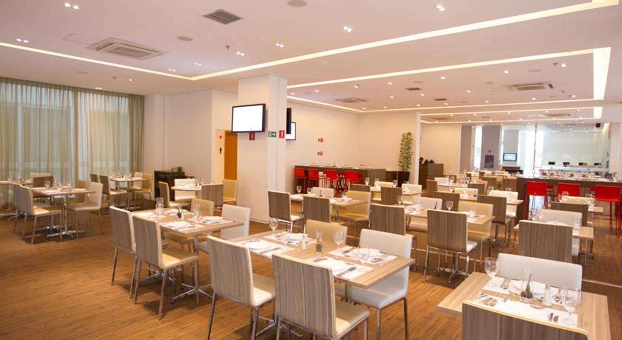Отель Ibis Styles Brasilia Aeroporto Экстерьер фото