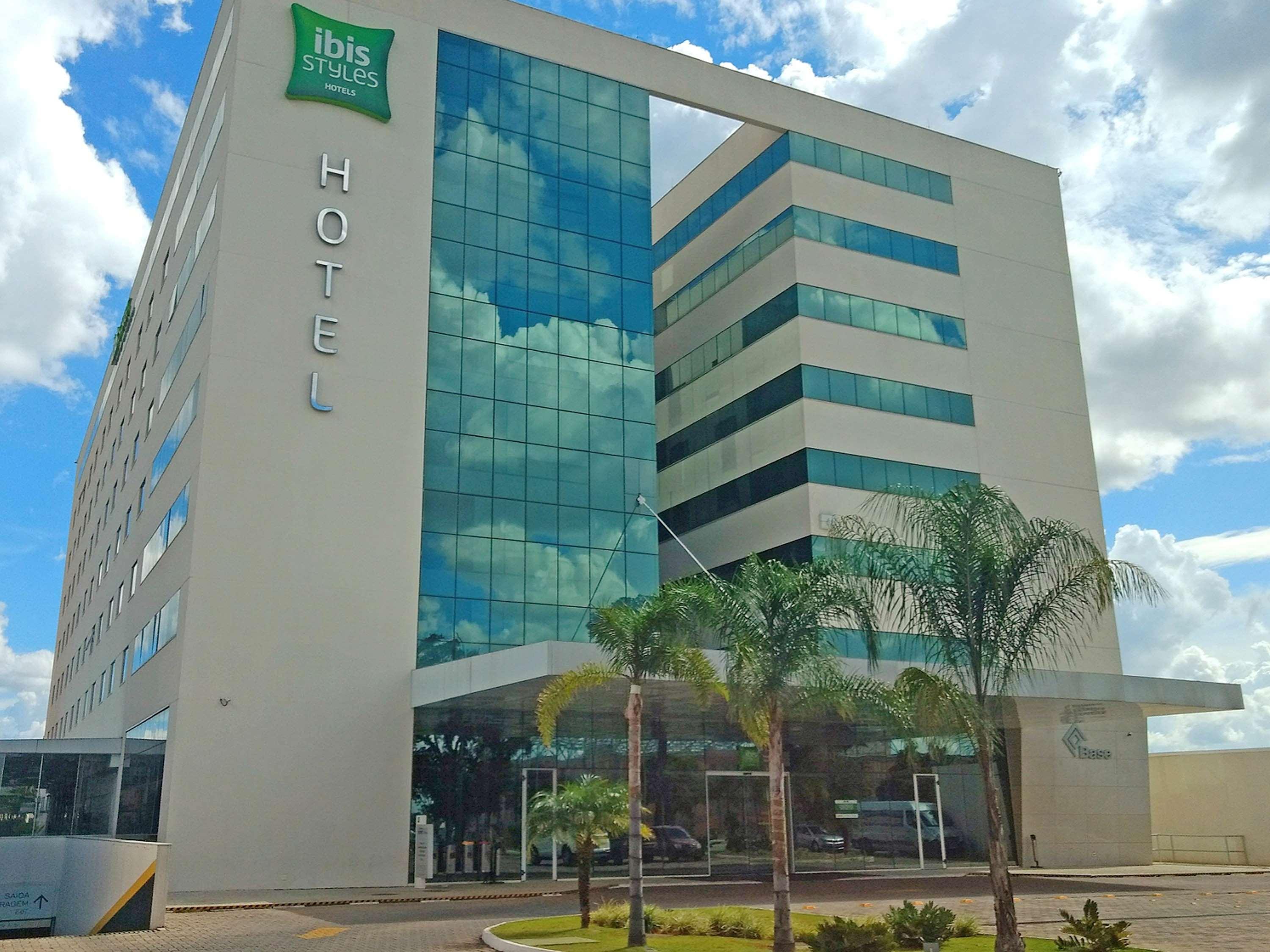 Отель Ibis Styles Brasilia Aeroporto Экстерьер фото