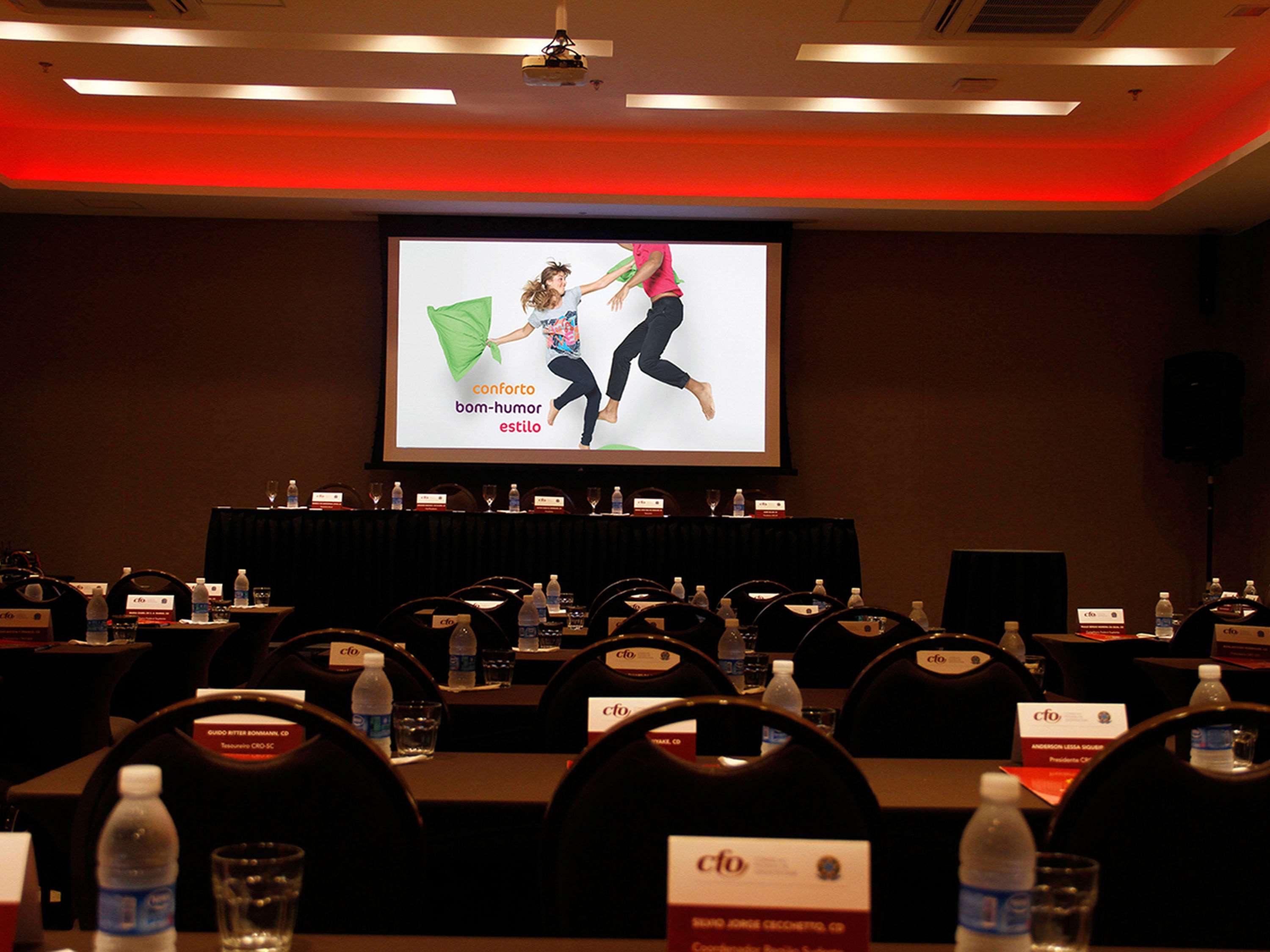 Отель Ibis Styles Brasilia Aeroporto Экстерьер фото