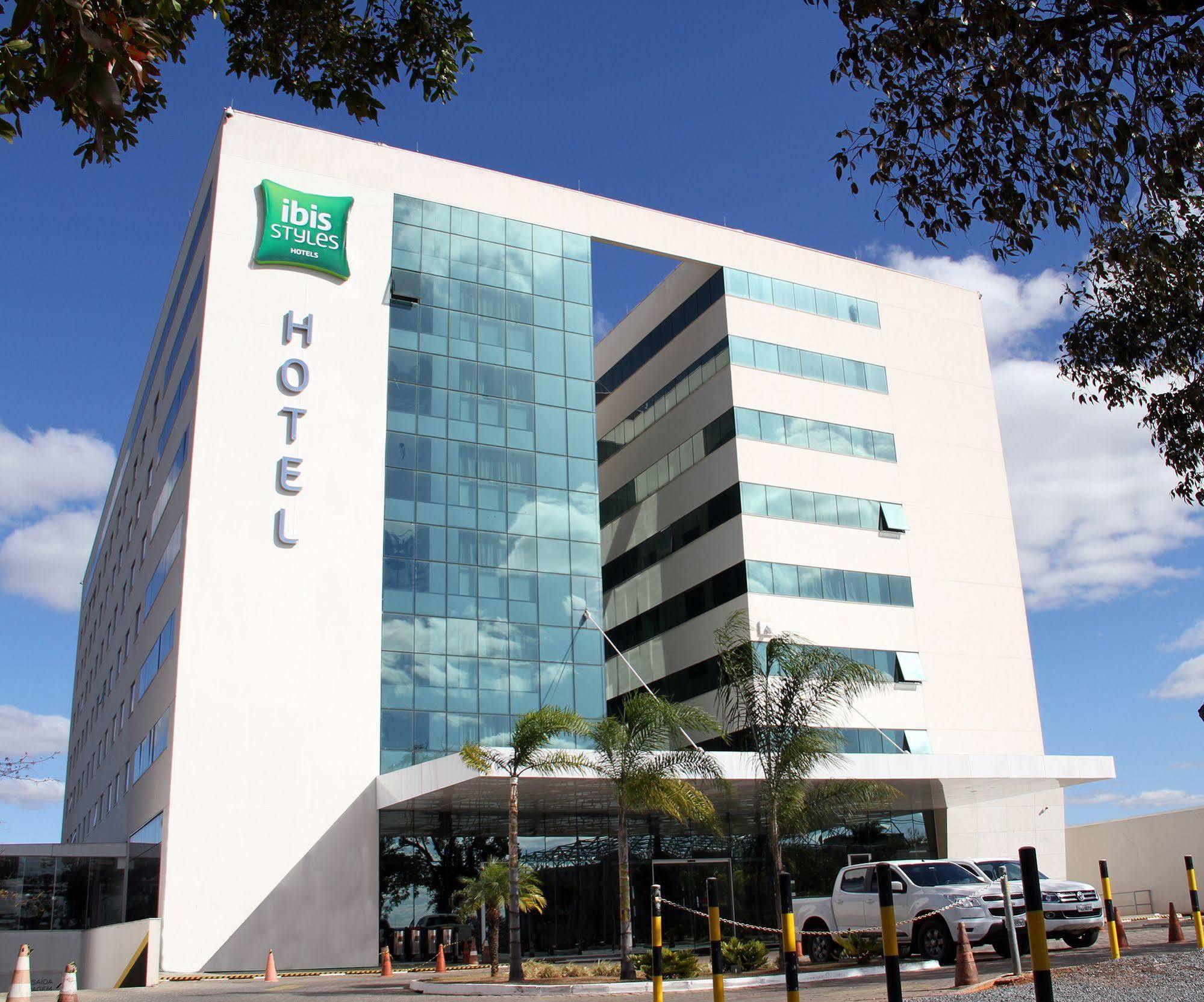 Отель Ibis Styles Brasilia Aeroporto Экстерьер фото
